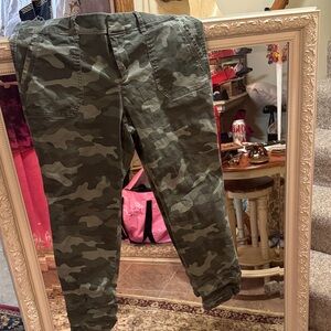 Old Navy Women's Camouflage Skinny Jeans
